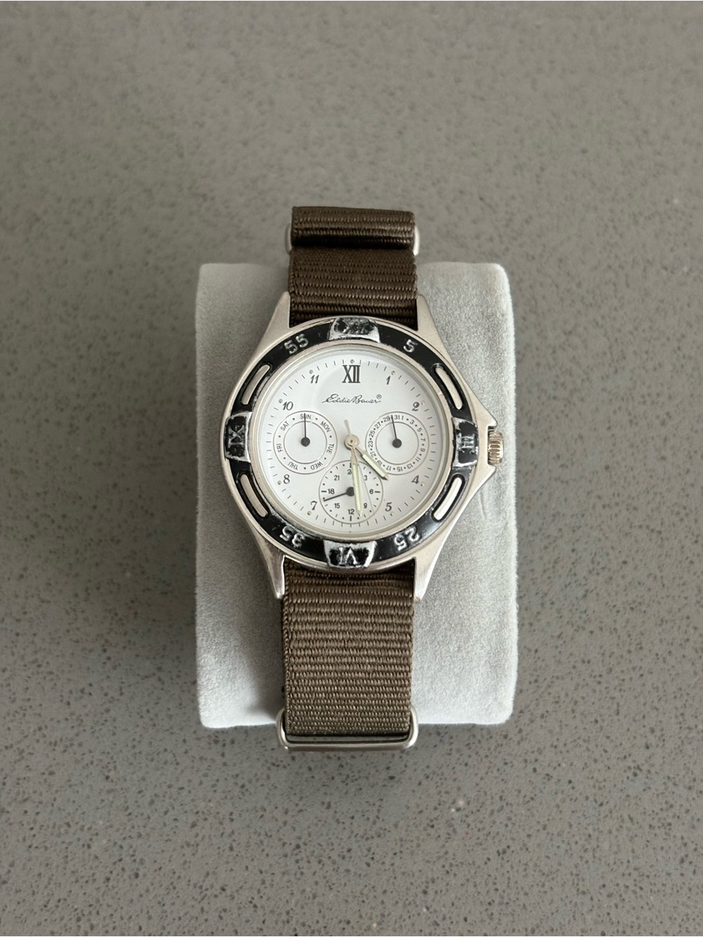 Eddie Bauer | Vintage expedition style watch with dark olive strap